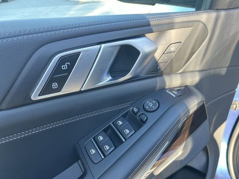 Used 2023 BMW X5 sDrive40i w/ Parking Assistance Package image 19