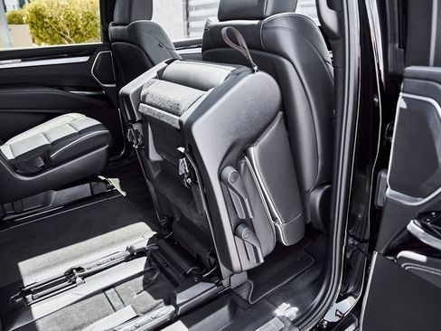 Used 2025 Cadillac Escalade ESV Sport AWD/4WD image 45