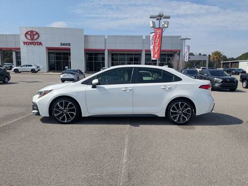 Used 2022 Toyota Corolla SE image 6