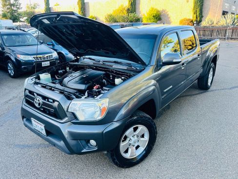 Used 2014 Toyota Tacoma 4x4 Double Cab w/ TRD Sport Package image 9