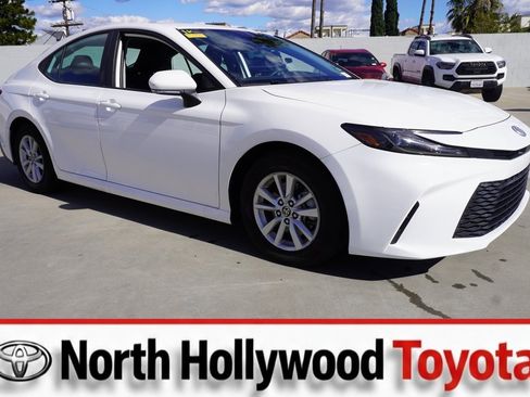 Certified 2025 Toyota Camry LE image 1