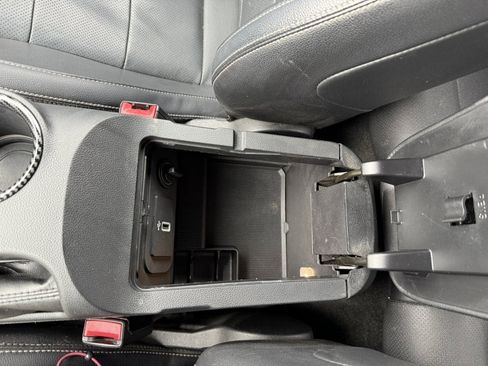 Used 2017 Ford Mustang Premium image 28