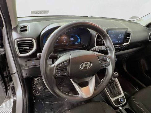 Used 2024 Hyundai Venue SEL FWD image 10