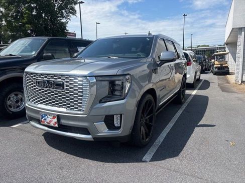 Used 2023 GMC Yukon Denali w/ Denali Reserve Package AWD/4WD image 3