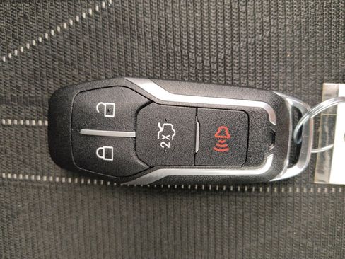 Used 2020 Ford EcoSport SE w/ SE Convenience Package image 32