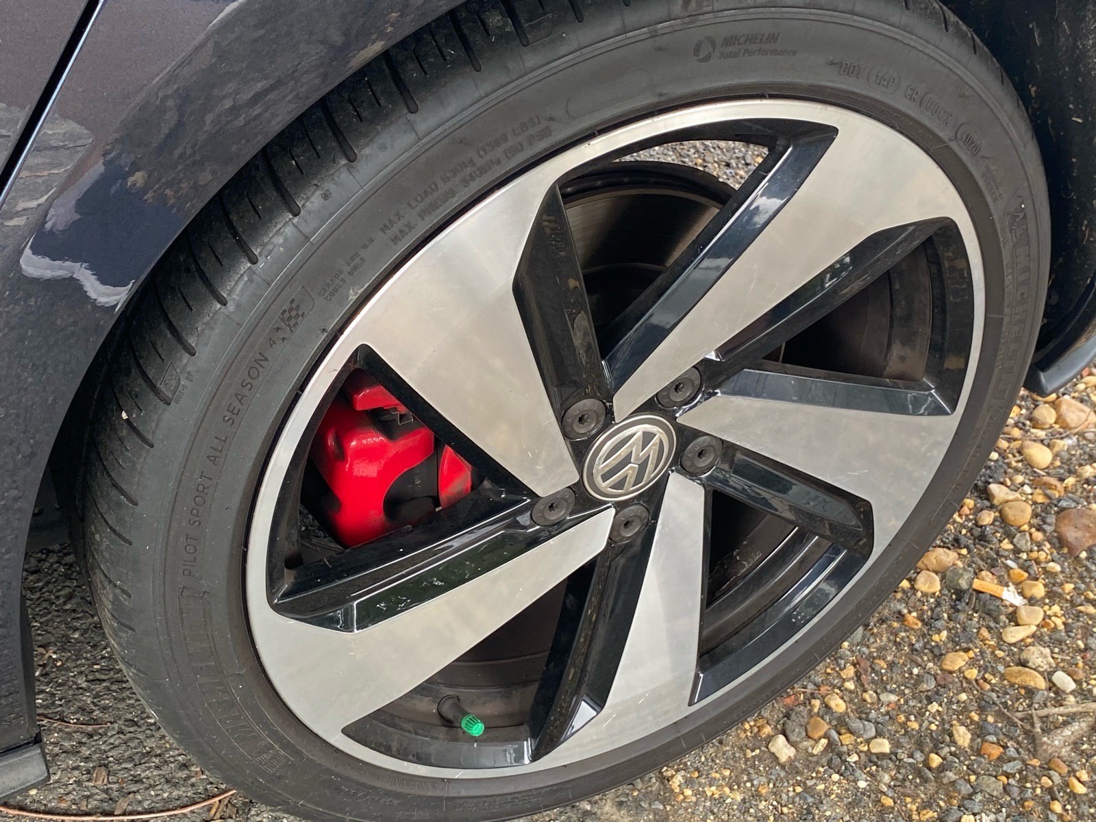 Used 2018 Volkswagen GTI SE FWD image 19