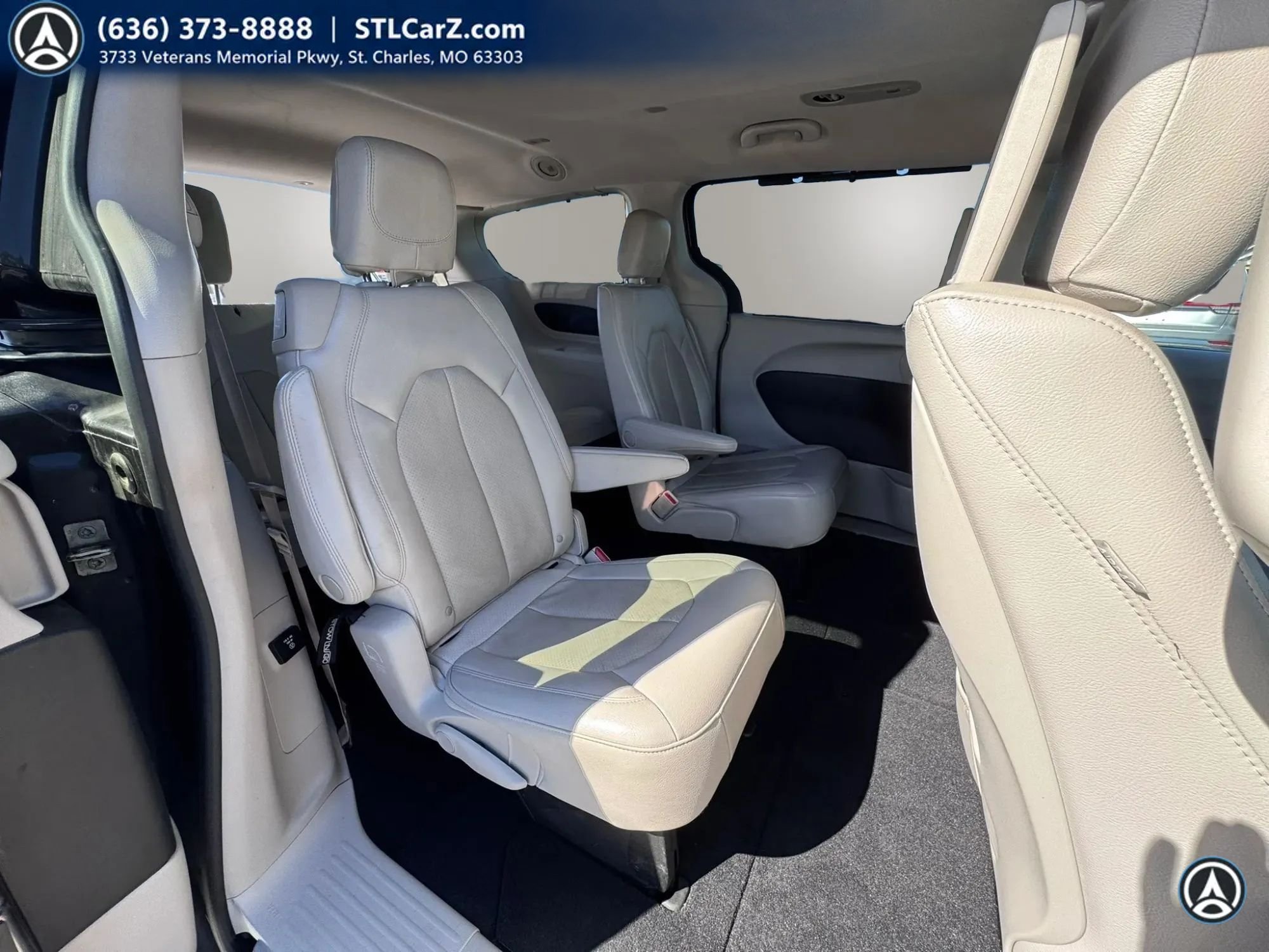 Used 2020 Chrysler Pacifica Touring-L Plus FWD image 14