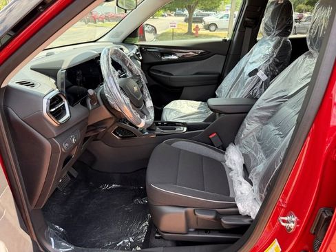 New 2026 Chevrolet TrailBlazer LT FWD image 11