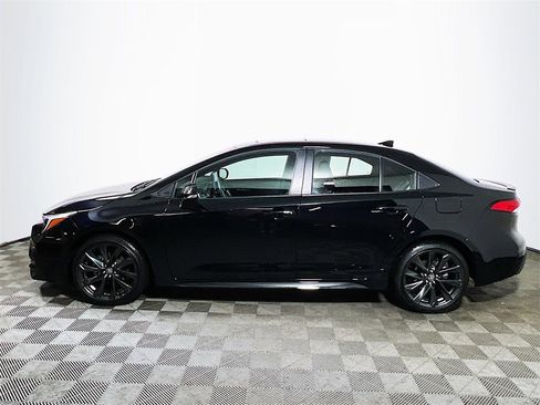 Used 2025 Toyota Corolla SE image 5