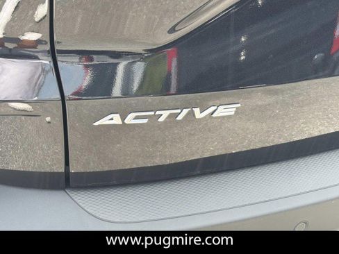 Used 2025 Ford Escape Active w/ Tech Pack #1 FWD image 18