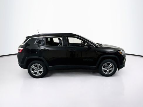 Used 2023 Jeep Compass Latitude AWD/4WD image 4