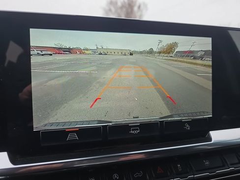 Used 2024 GMC Sierra 1500 SLT w/ SLT Convenience Package image 24