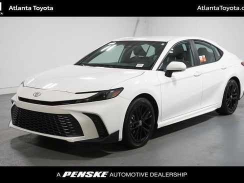 Certified 2025 Toyota Camry SE image 1