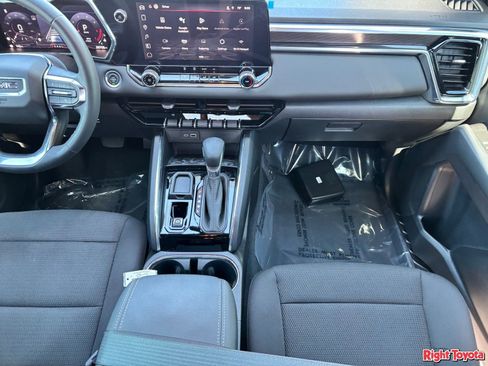 Used 2025 GMC Canyon Elevation RWD image 16