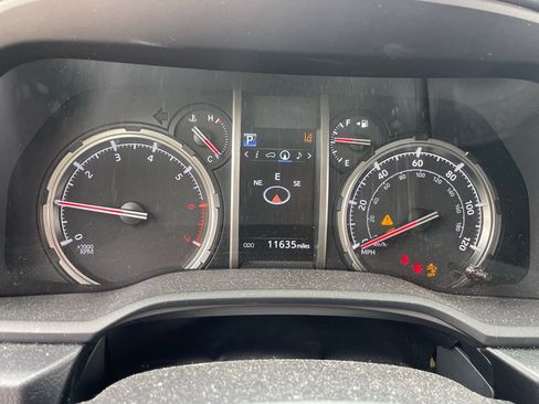 Used 2024 Toyota 4Runner TRD Off-Road Premium w/ Off Road Premium Plus Package image 10