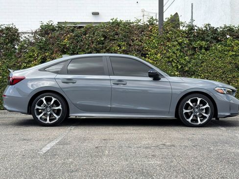 Used 2025 Honda Civic Sport Touring image 3