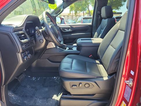 Used 2024 Chevrolet Suburban RST w/ Luxury Package AWD/4WD image 19