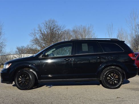 Used 2020 Dodge Journey SE w/ SE Popular Equipment Group image 3