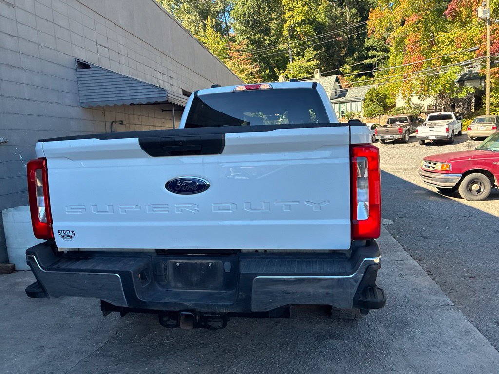 Used 2023 Ford F350 XLT AWD/4WD image 17