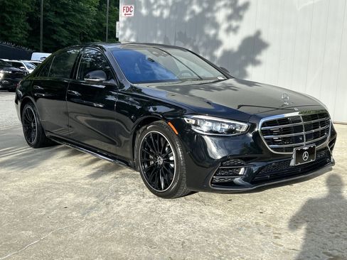 Certified 2023 Mercedes-Benz S 580 4MATIC Sedan w/ AMG Line image 4