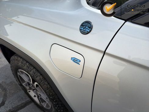 Certified 2022 Jeep Grand Cherokee Trailhawk AWD/4WD image 16
