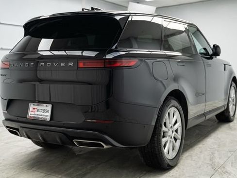 Used 2025 Land Rover Range Rover Sport AWD/4WD image 9
