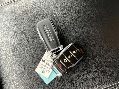Used 2022 RAM 1500 Big Horn AWD/4WD image 32