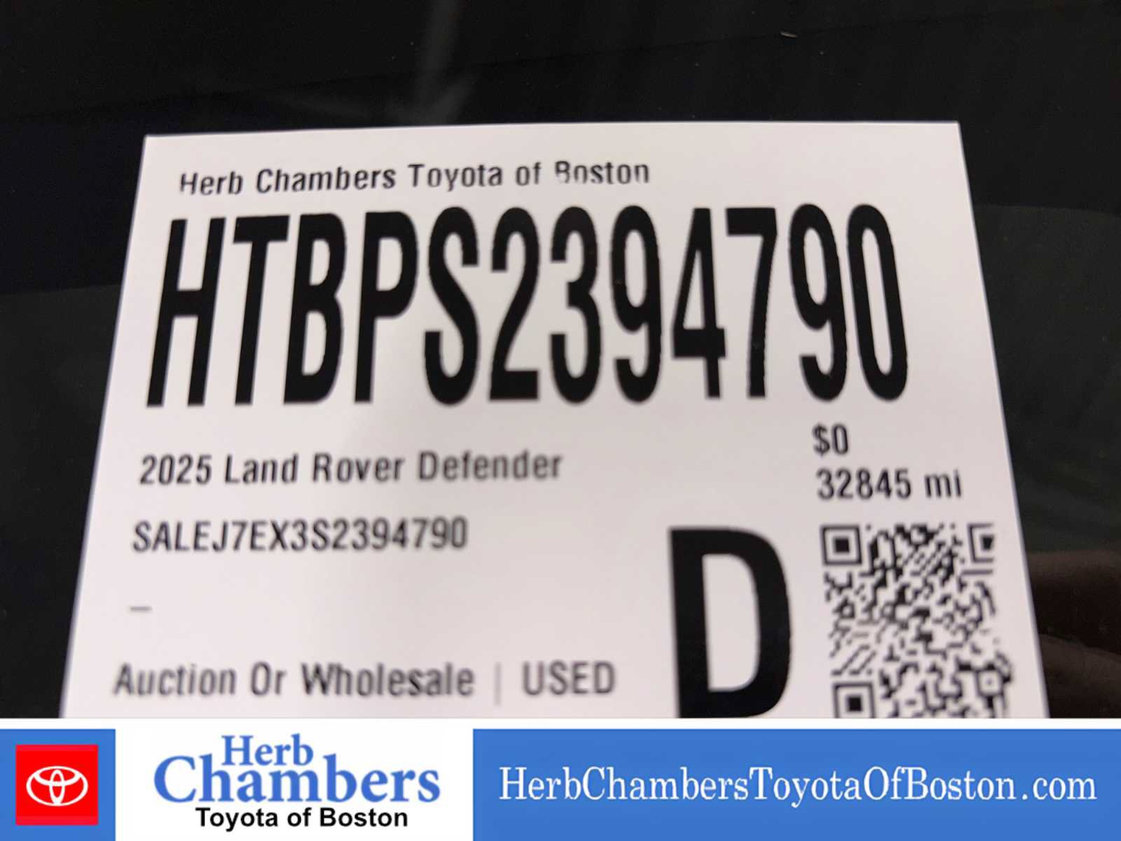 Used 2025 Land Rover Defender 110 S AWD/4WD image 13