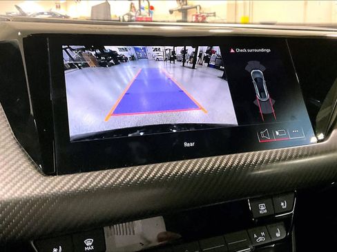 Used 2024 Audi e-tron GT Premium Plus image 31