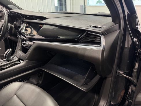 Used 2023 Cadillac XT6 Sport image 32