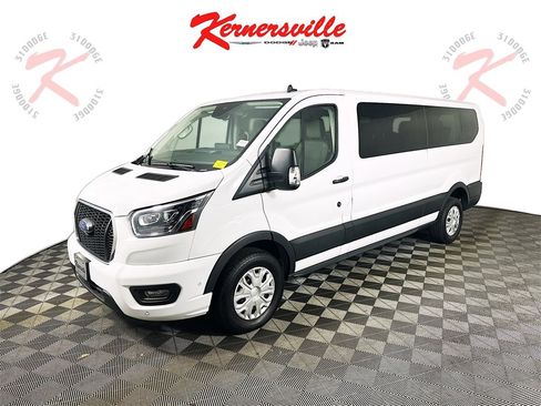 Used 2023 Ford Transit 350 XLT image 3