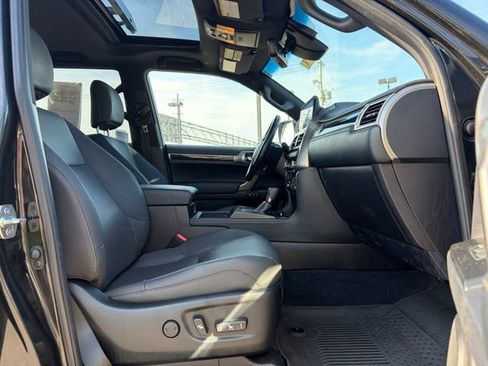 Used 2023 Lexus GX 460 Premium w/ Premium Package AWD/4WD image 19