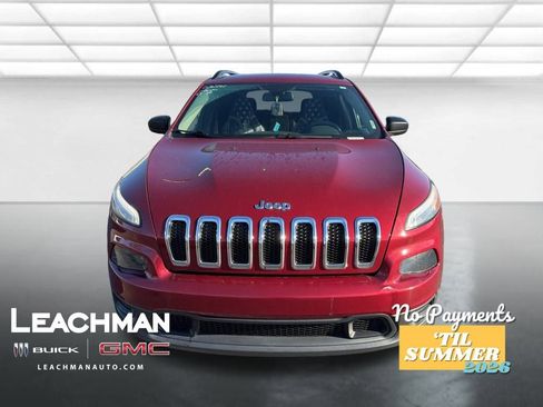 Used 2017 Jeep Cherokee Sport image 10