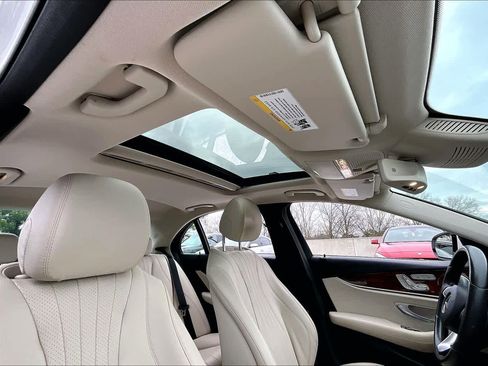 Used 2018 Mercedes-Benz E 300 image 12