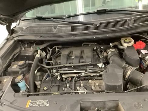 Used 2018 Ford Explorer XLT FWD image 18