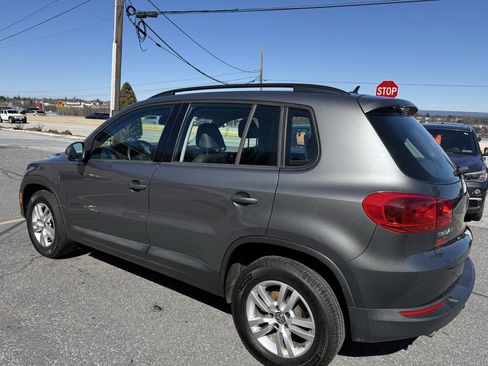 Used 2016 Volkswagen Tiguan S image 7