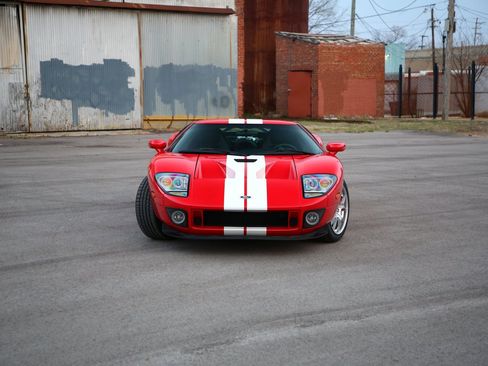Used 2005 Ford GT image 4