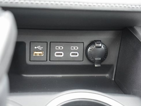 Used 2023 Toyota Highlander XLE image 18