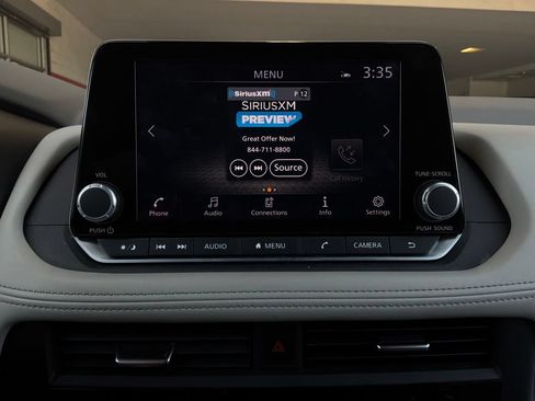 Used 2025 Nissan Rogue SV FWD image 29