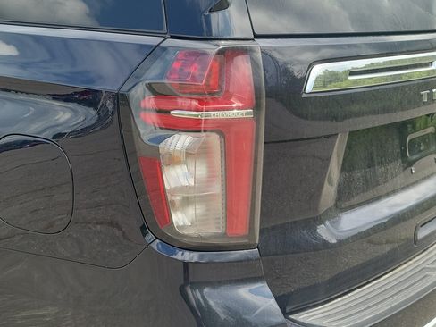 Used 2023 Chevrolet Tahoe Premier AWD/4WD image 11