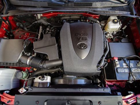 Used 2022 Toyota Tacoma TRD Off-Road image 46