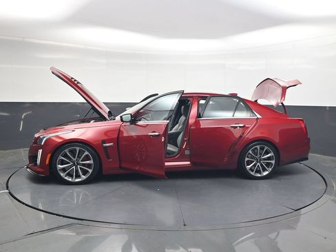 Used 2016 Cadillac CTS V w/ Luxury Package RWD image 54