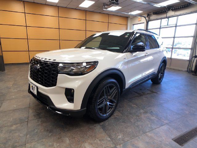 Used 2025 Ford Explorer ST-Line w/ Premium Package AWD/4WD image 3