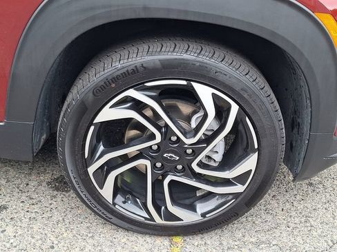 Used 2025 Chevrolet TrailBlazer RS w/ Convenience Package AWD/4WD image 8