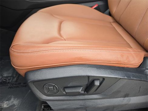 Used 2025 Audi Q8 Premium Plus w/ Premium Plus Package image 32