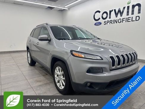 Used 2016 Jeep Cherokee Latitude w/ Comfort/Convenience Group image 6