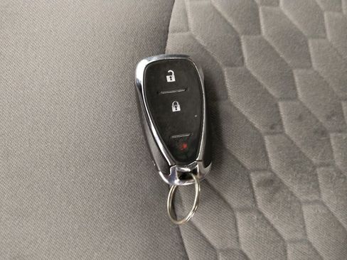 Used 2021 Chevrolet Equinox LS AWD/4WD image 32