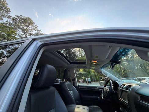 Used 2016 Lexus GX 460 w/ Premium Package AWD/4WD image 27