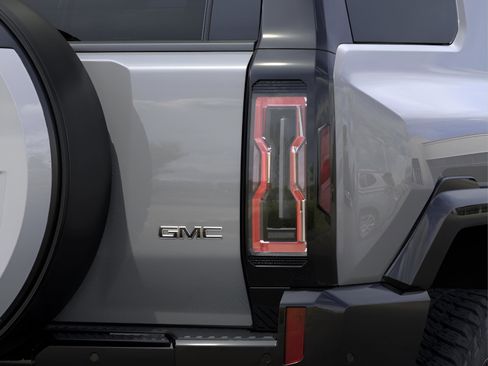 New 2025 GMC Hummer EV 3X w/ LPO, Dark Essentials Package image 13