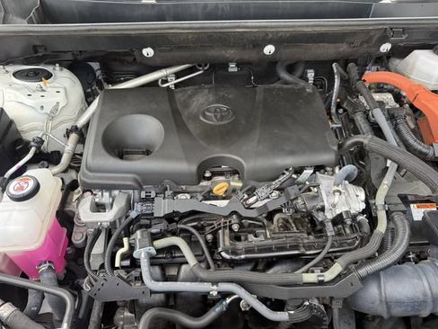 Used 2022 Toyota RAV4 XSE AWD/4WD image 36